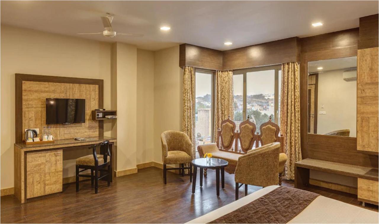 Hotel Rajwara Palace Jodhpur จ๊อดปูร์ ภายนอก รูปภาพ